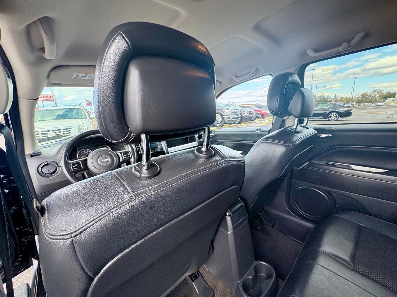 Used 2014 Jeep Compass Latitude FWD image 23