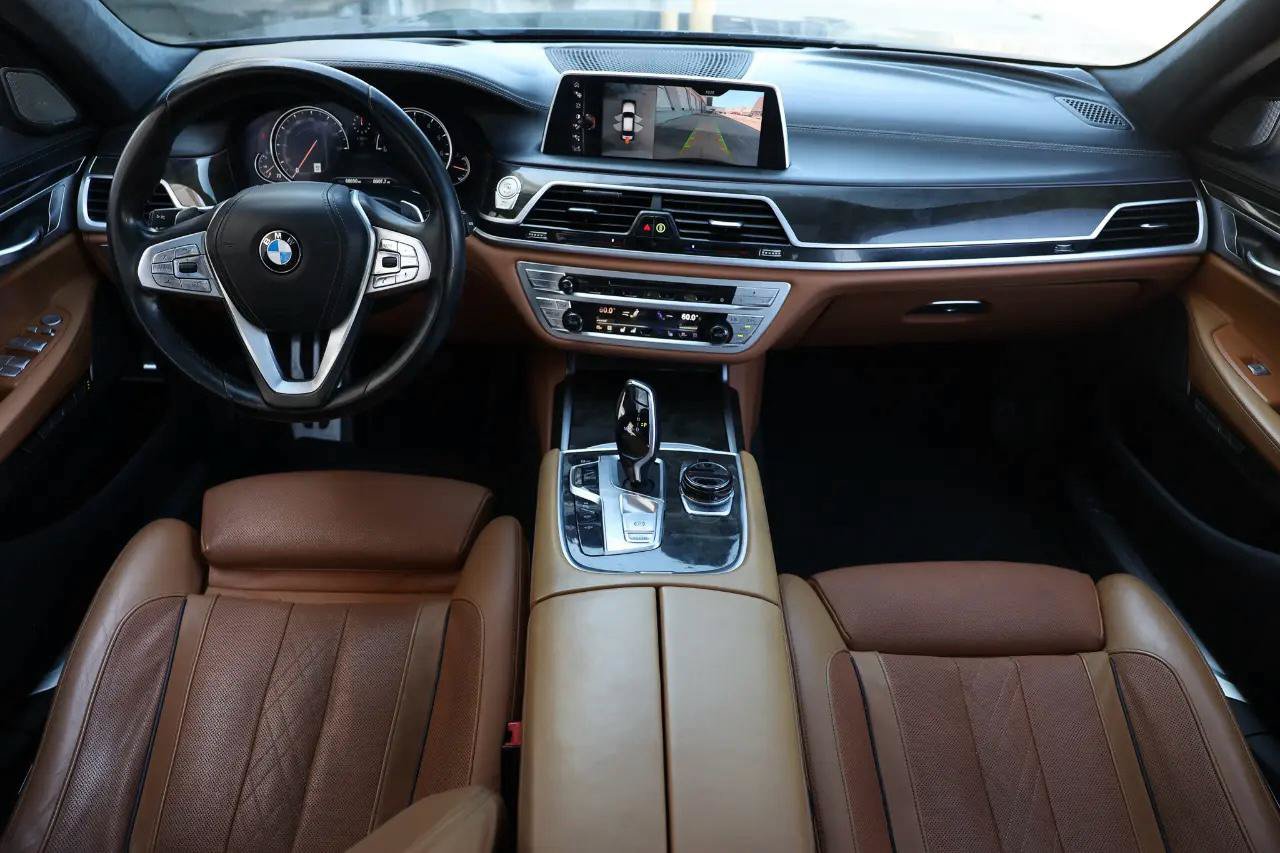 Used 2016 BMW 750i xDrive AWD/4WD image 2