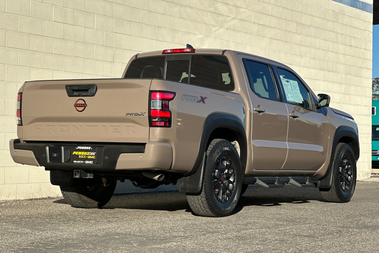 Used 2022 Nissan Frontier Pro-X w/ Pro-X Premium Package image 4