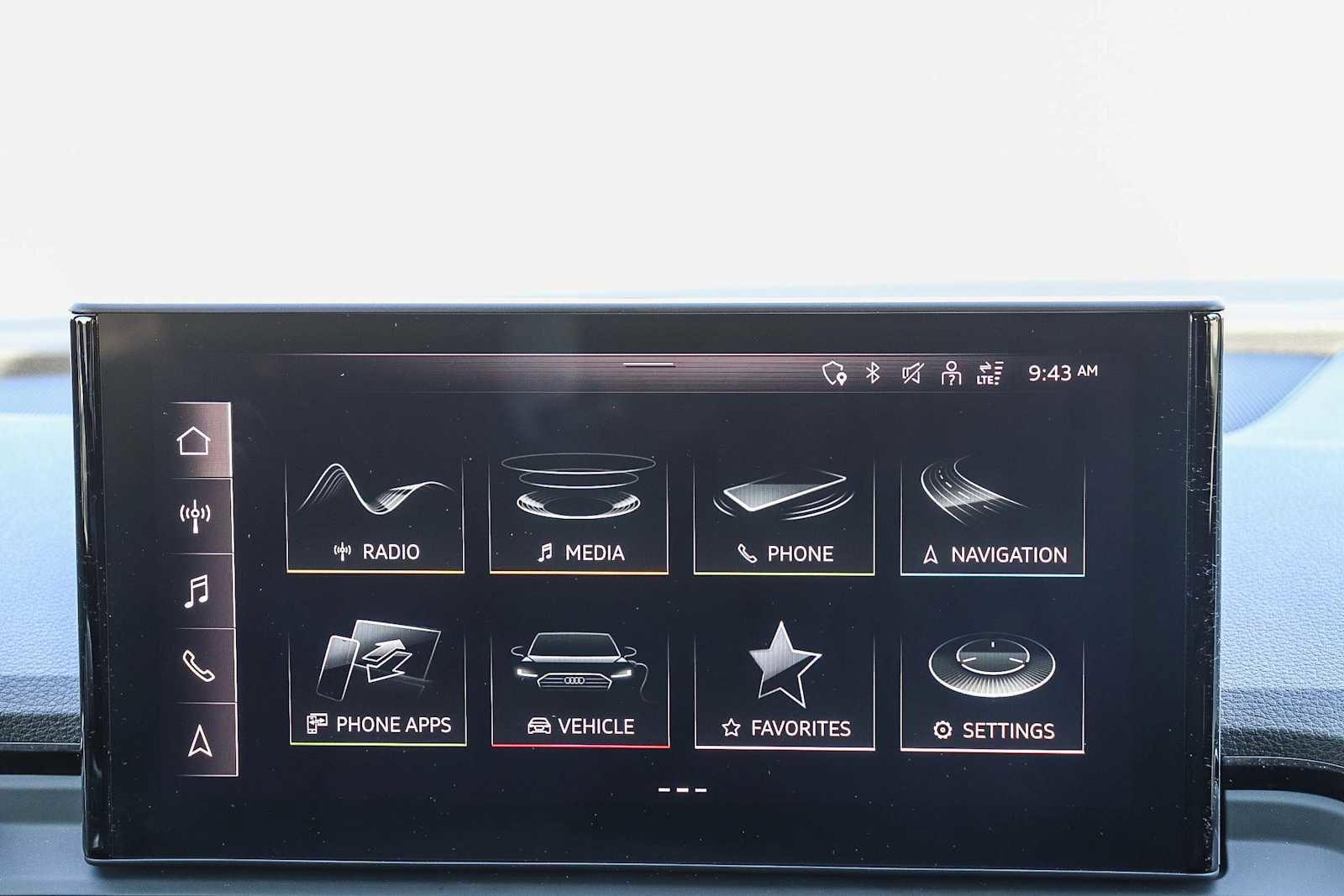 Used 2023 Audi Q5 e Premium w/ Convenience Package image 19