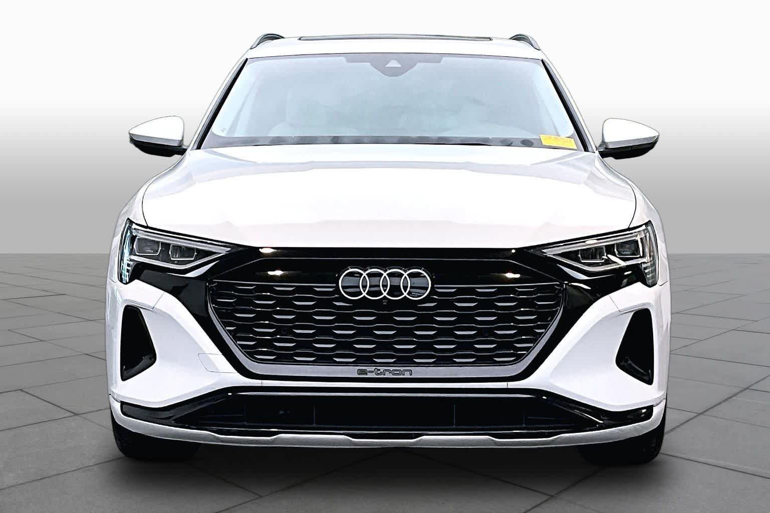 Used 2024 Audi Q8 e-tron Premium AWD/4WD image 3