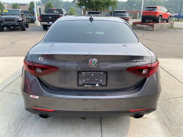 Used 2023 Alfa Romeo Giulia Sprint AWD/4WD image 4
