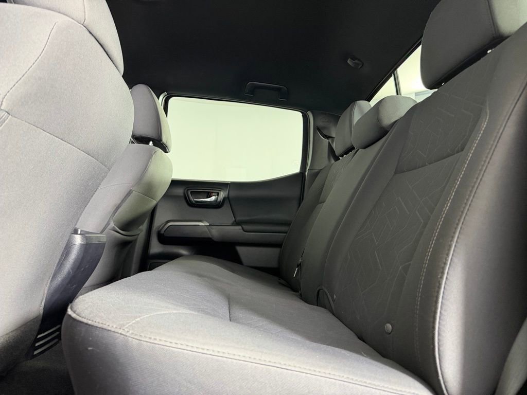 Used 2018 Toyota Tacoma TRD Sport AWD/4WD image 25