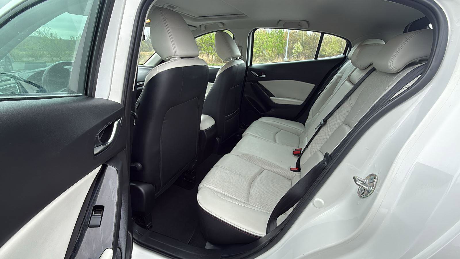 Used 2018 MAZDA MAZDA3 Grand Touring FWD image 22