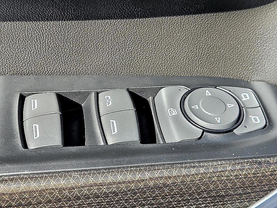 Used 2022 Chevrolet Silverado 1500 RST image 32