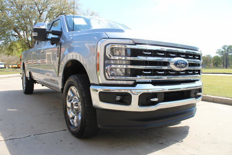 Used 2023 Ford F250 Lariat w/ Chrome Package image 5