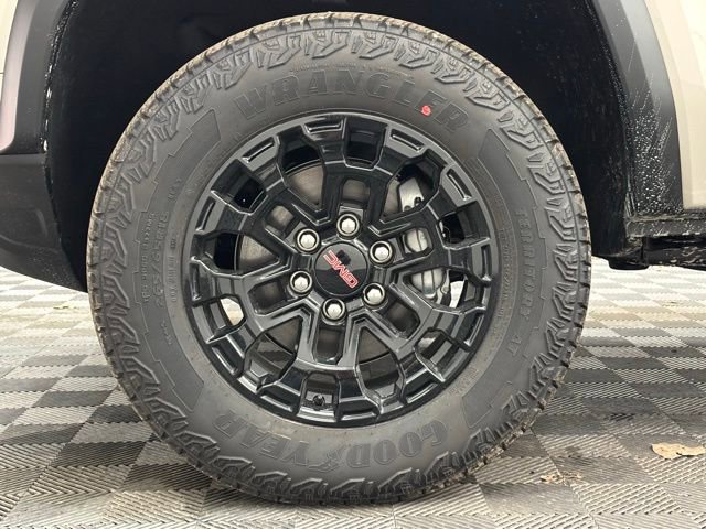 New 2026 GMC Canyon Elevation w/ Convenience Package image 15