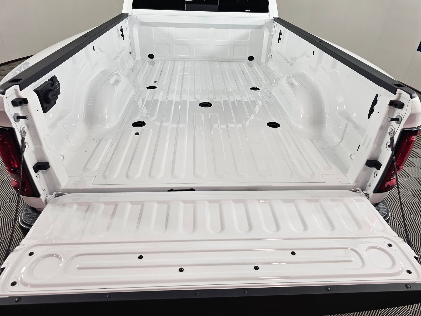 New 2026 RAM 3500 Tradesman AWD/4WD image 23