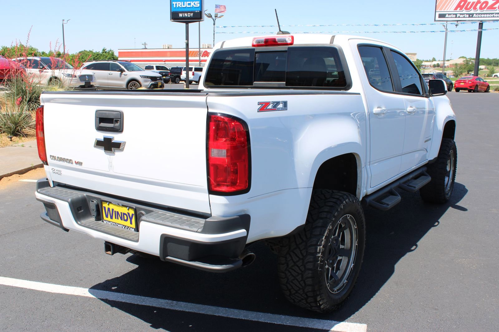 Used 2017 Chevrolet Colorado Z71 AWD/4WD image 9