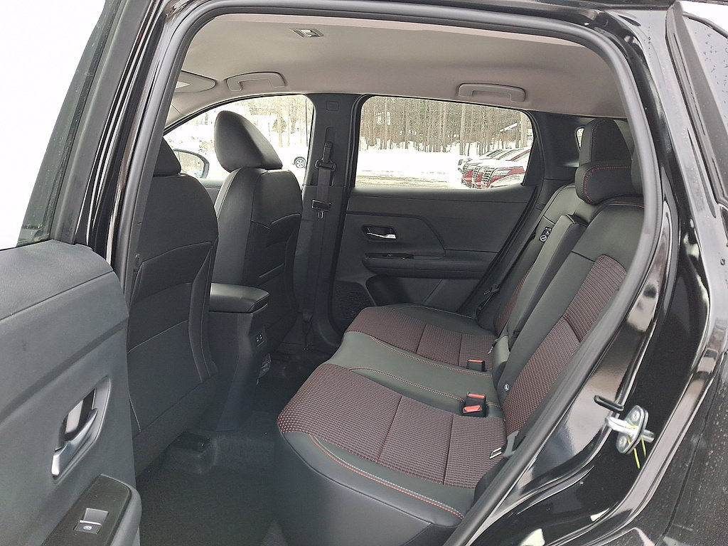 New 2026 Nissan Kicks SR w/ Cold Weather Package AWD/4WD image 5