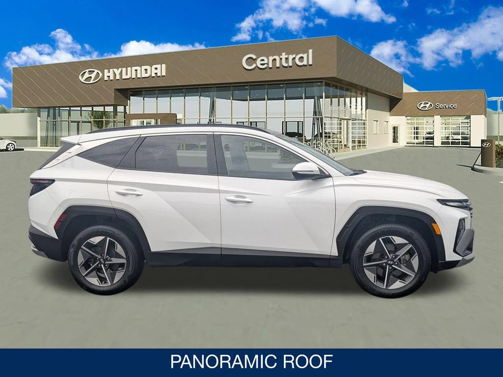 Certified 2025 Hyundai Tucson SEL AWD/4WD image 9