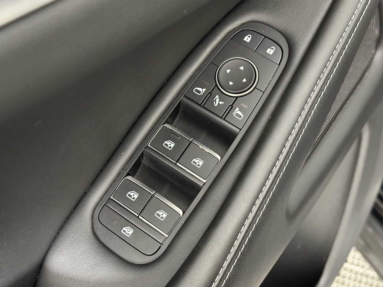 Used 2023 INFINITI QX60 Luxe w/ Cargo Package image 39