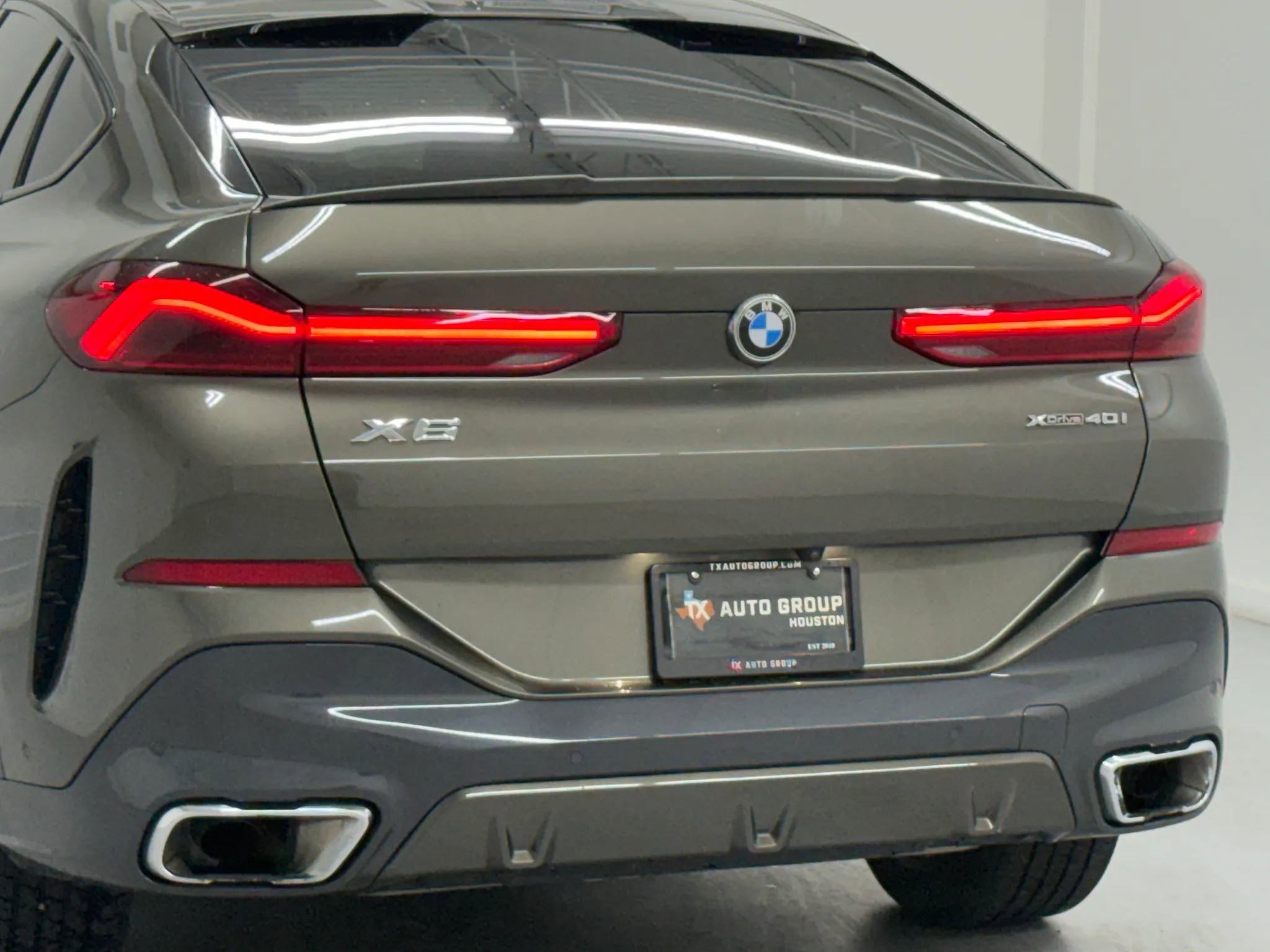 Used 2023 BMW X6 xDrive40i w/ M Sport Package image 40