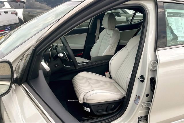 New 2025 Genesis G70 3.3T Advanced image 9