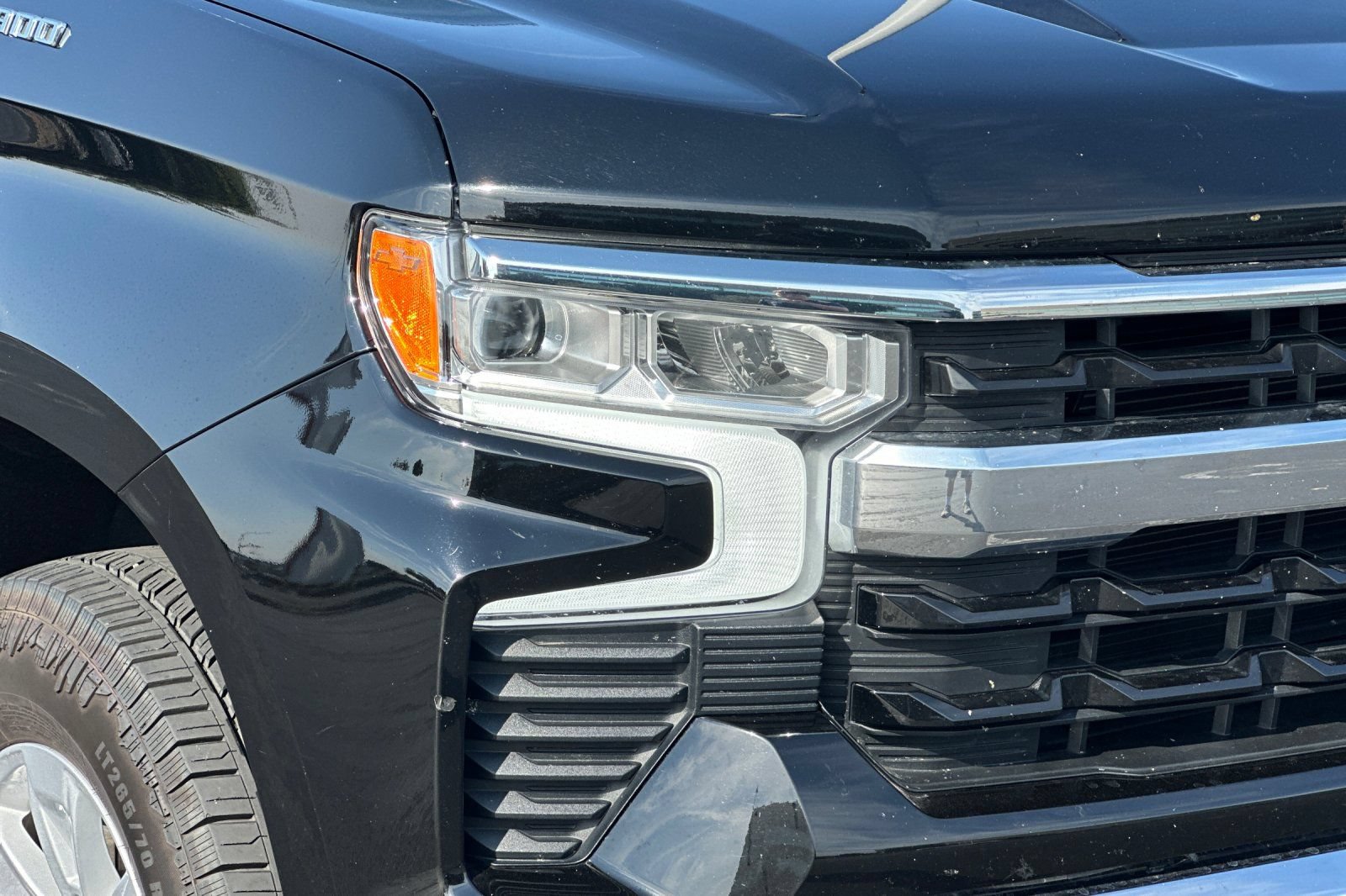 Used 2025 Chevrolet Silverado 1500 LT RWD image 44