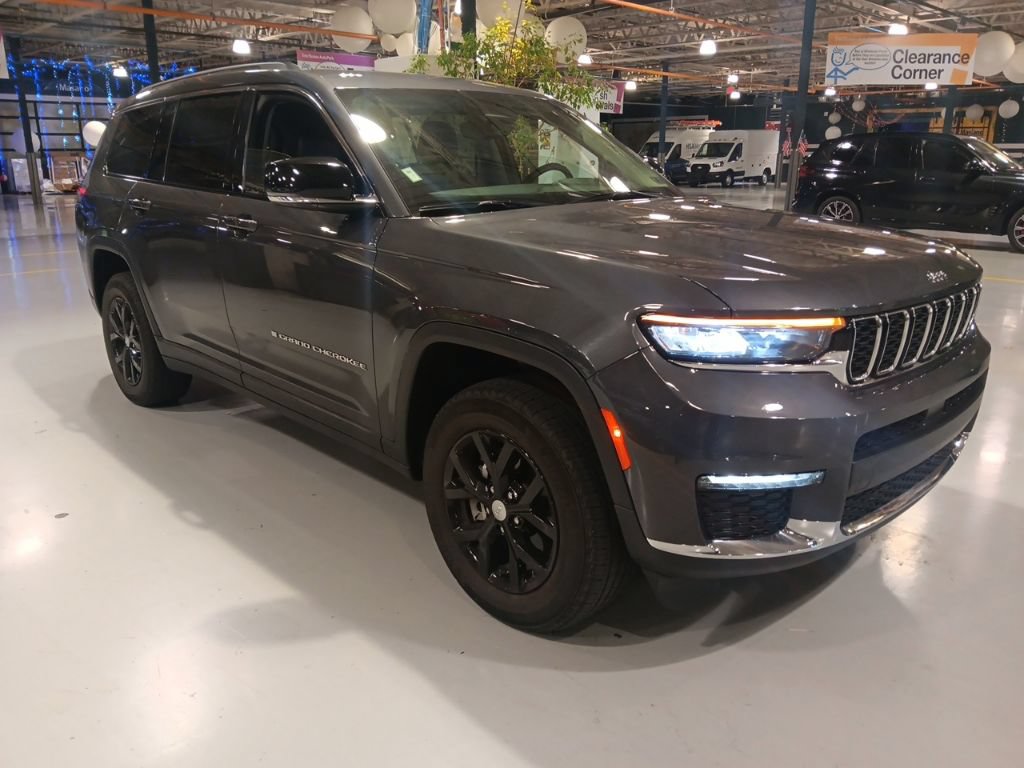 Used 2022 Jeep Grand Cherokee L Limited AWD/4WD image 1