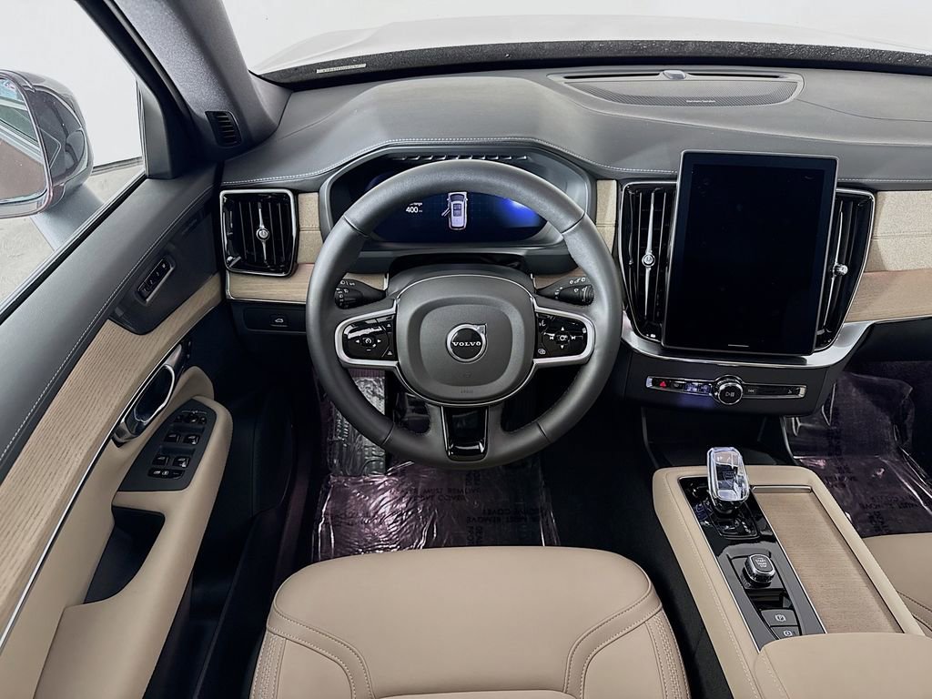Used 2025 Volvo XC90 B5 Plus w/ Protection Package image 24