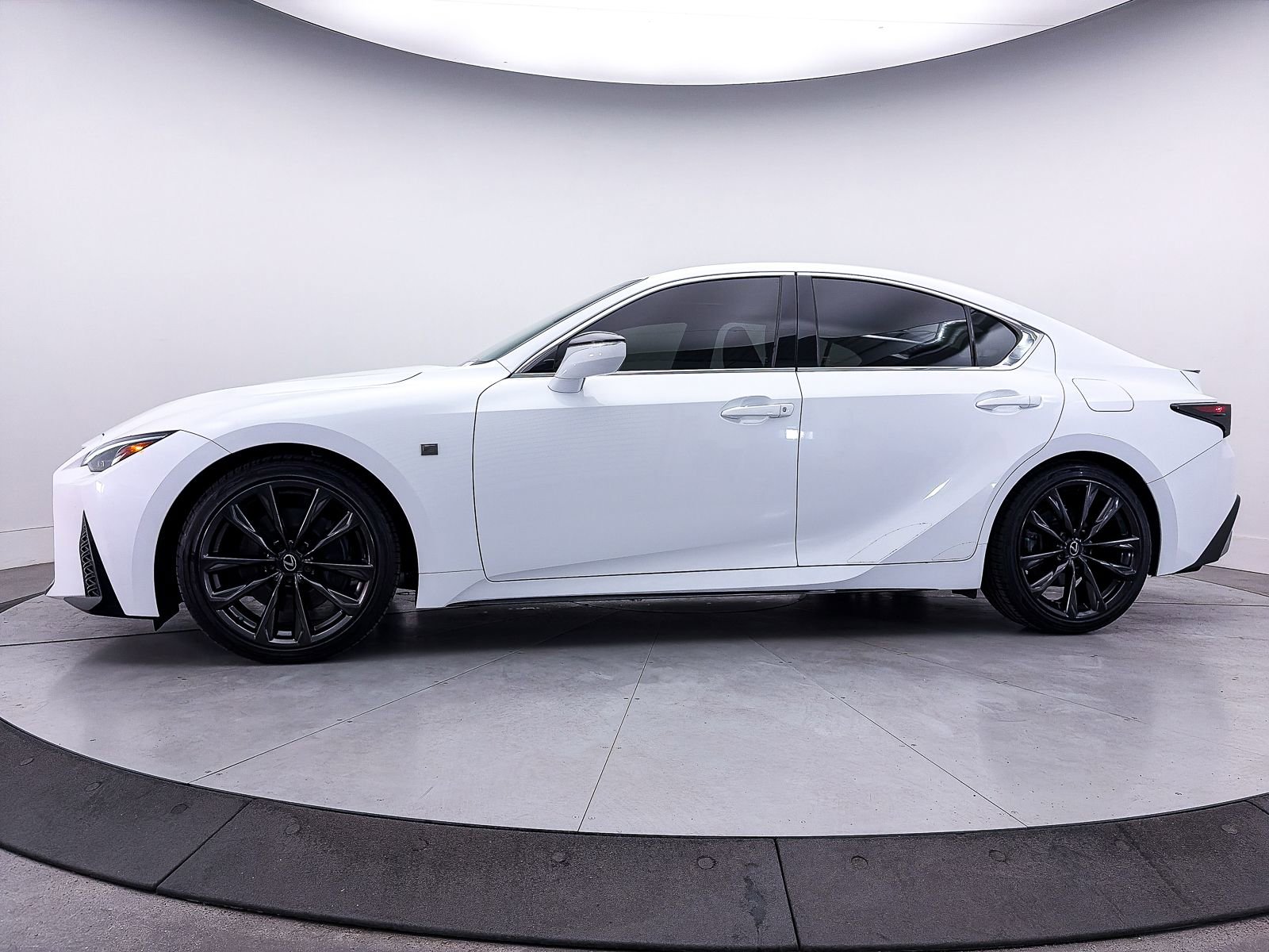 Used 2024 Lexus IS 350 F Sport RWD image 40