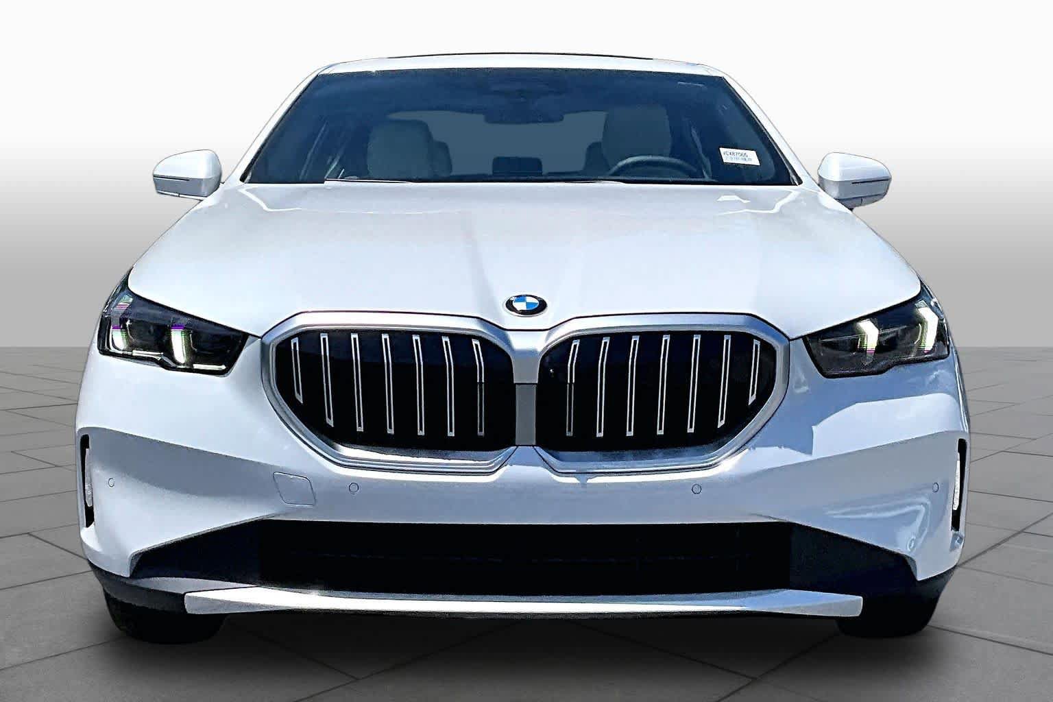 New 2027 BMW 530i RWD image 3