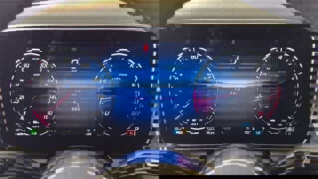 Used 2025 Mercedes-Benz GLC 300 4MATIC image 48