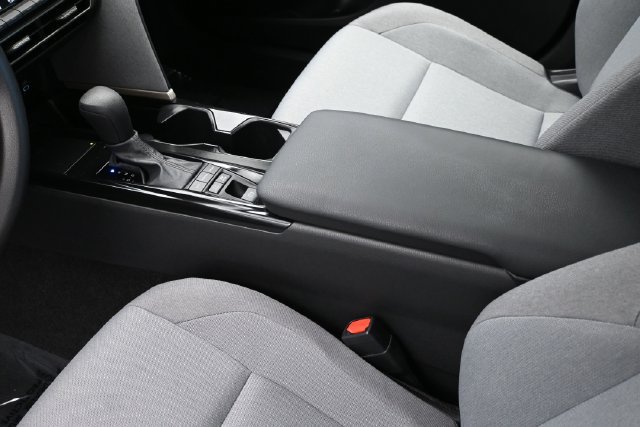 Used 2025 Toyota Camry LE FWD image 18