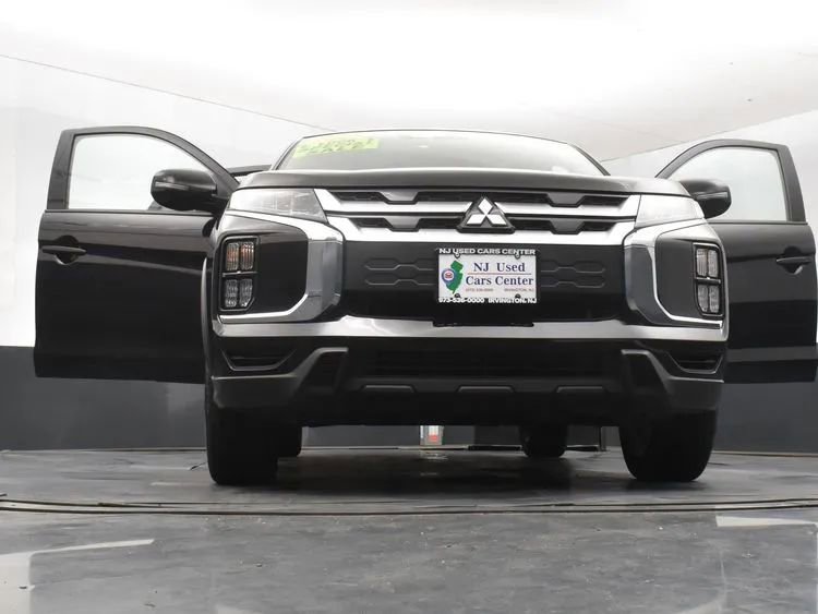 Used 2025 Mitsubishi Outlander Sport ES AWD/4WD image 11