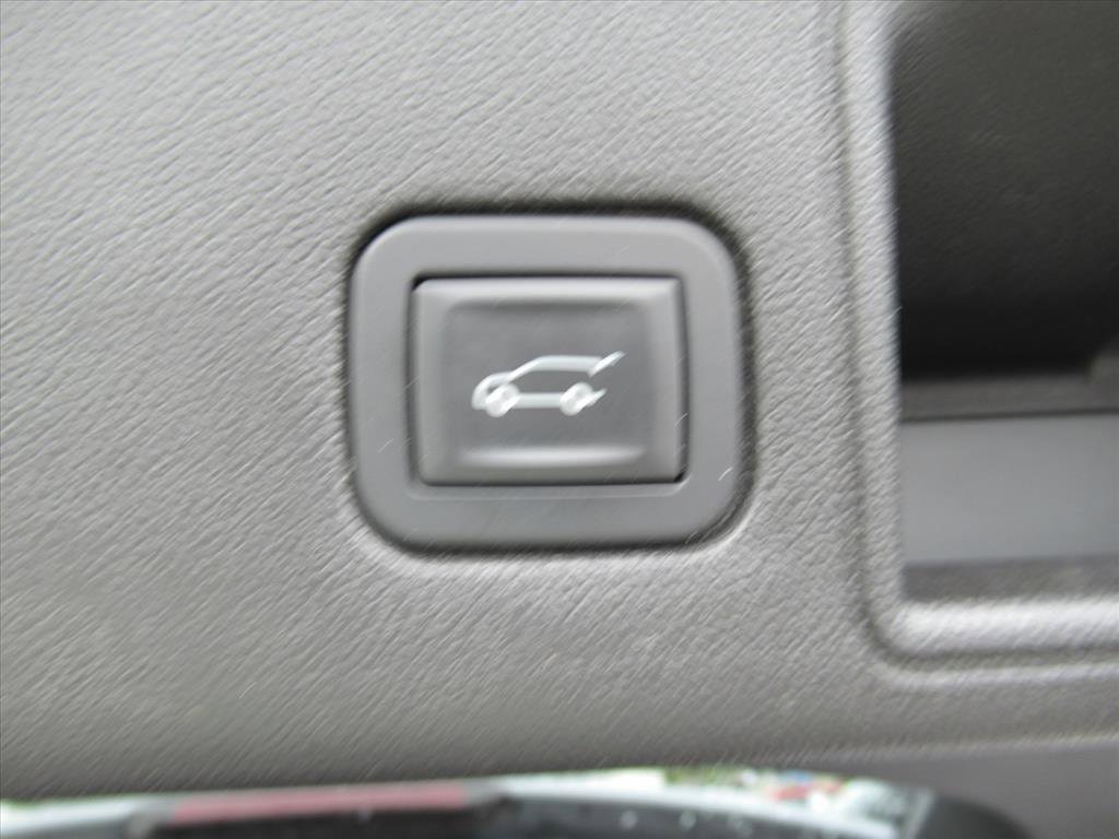 Used 2018 GMC Terrain SLT w/ Preferred Package image 32