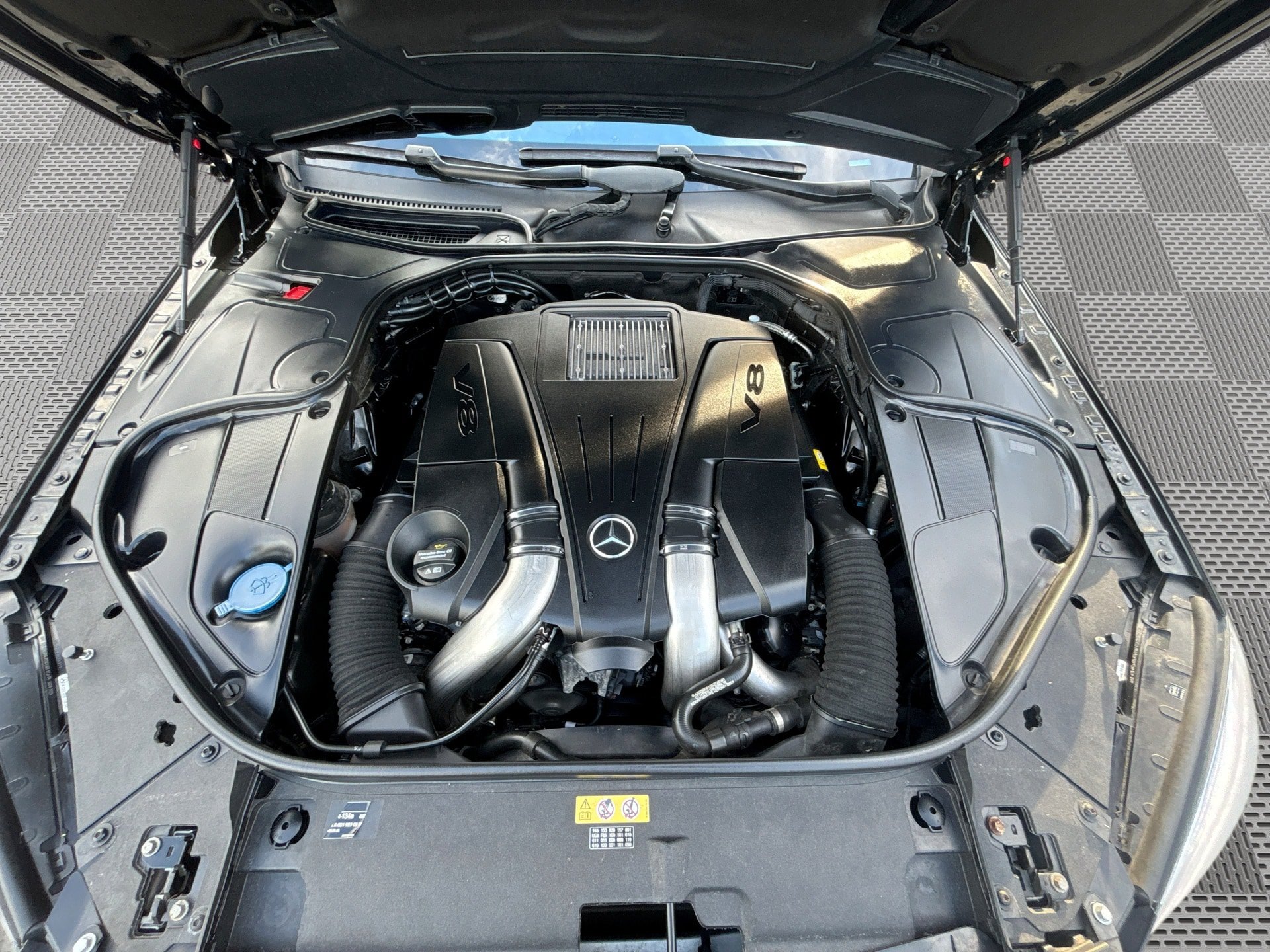 Used 2015 Mercedes-Benz S 550 4MATIC Sedan w/ Sport Package image 18