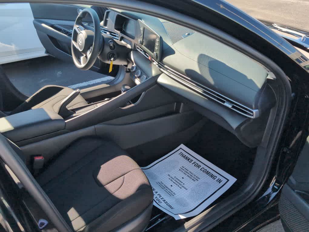 New 2026 Hyundai Elantra SE FWD image 21