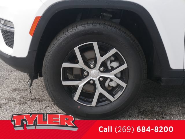 Certified 2024 Jeep Grand Cherokee Limited AWD/4WD image 41