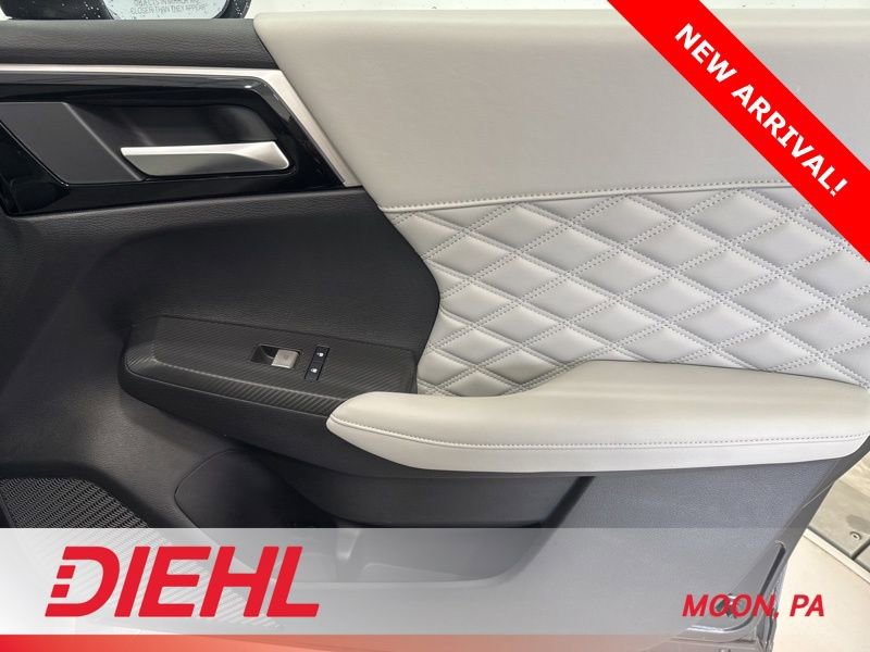 Used 2024 Mitsubishi Outlander SEL image 15