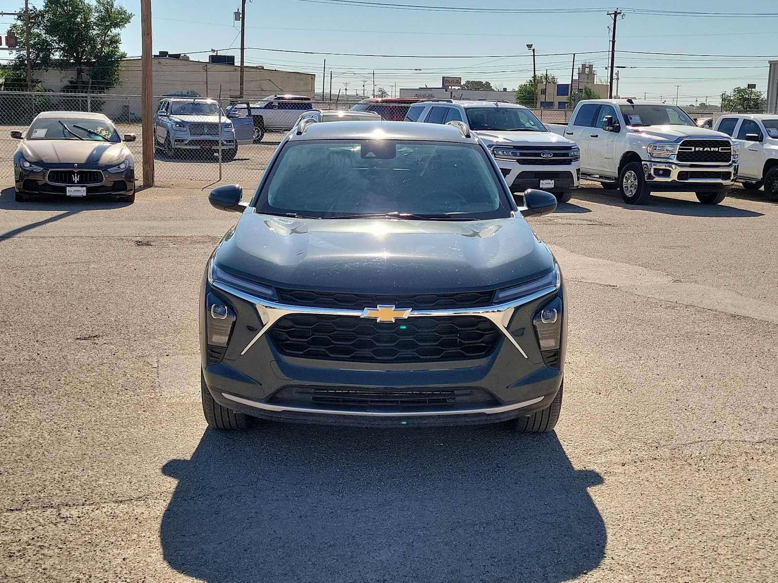 Used 2025 Chevrolet Trax LT FWD image 3