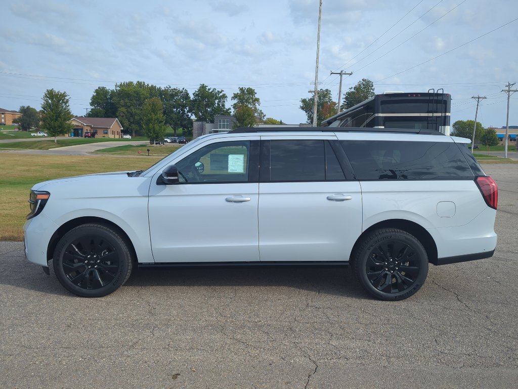 New 2025 Ford Expedition Max Platinum image 4