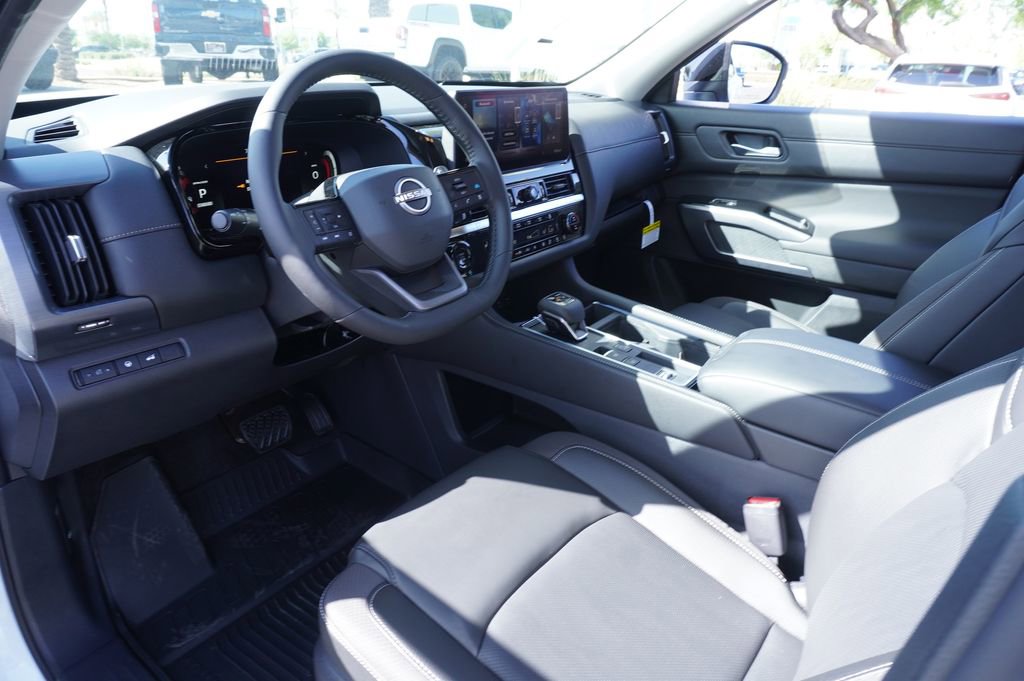 New 2026 Nissan Pathfinder SL image 17