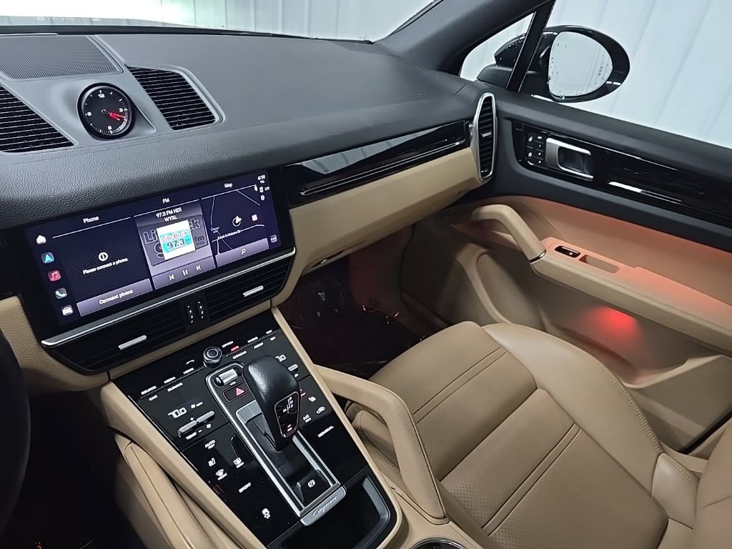 Used 2022 Porsche Cayenne image 27