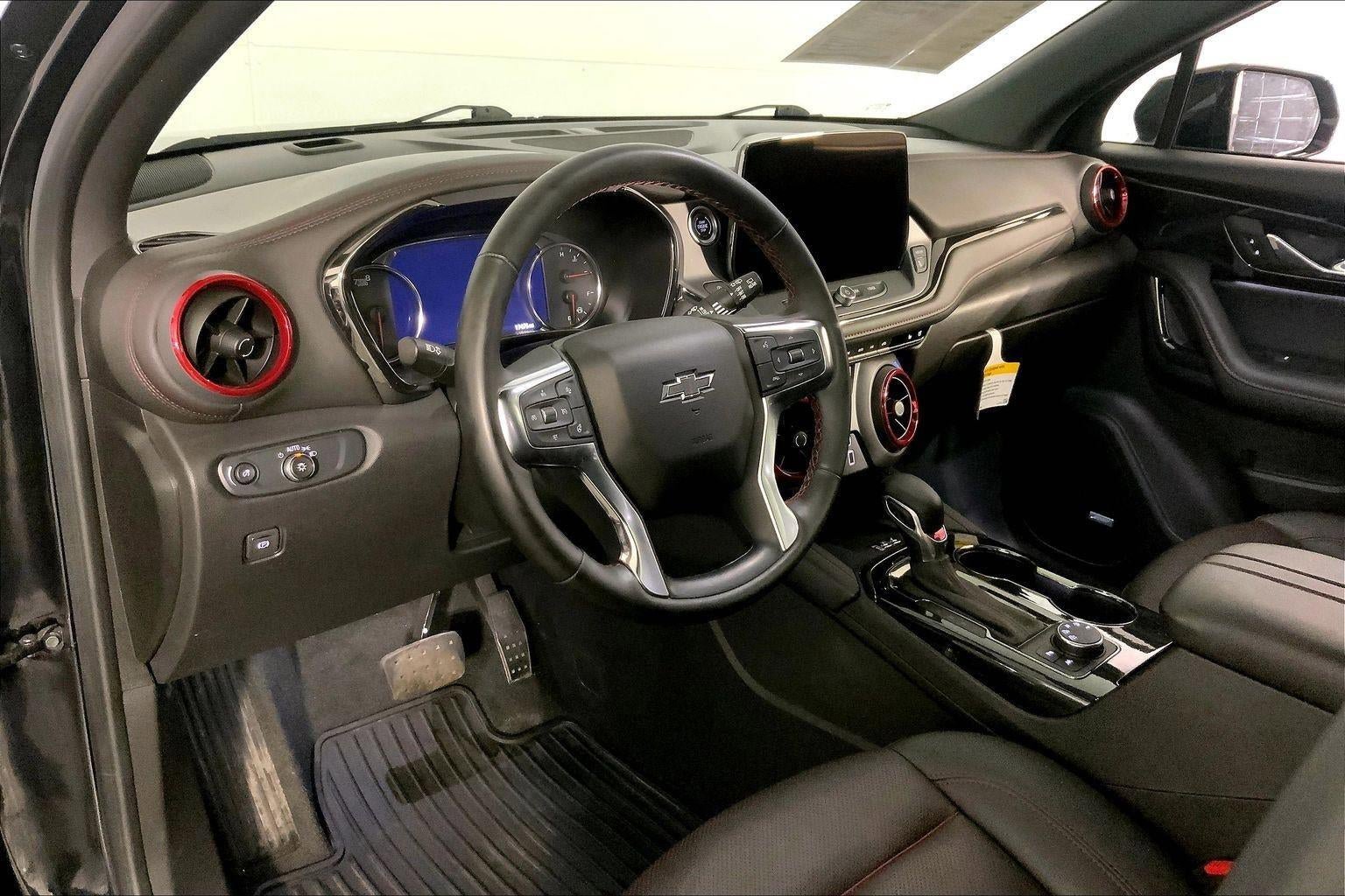 Used 2025 Chevrolet Blazer RS w/ Enhanced Convenience Package AWD/4WD image 14