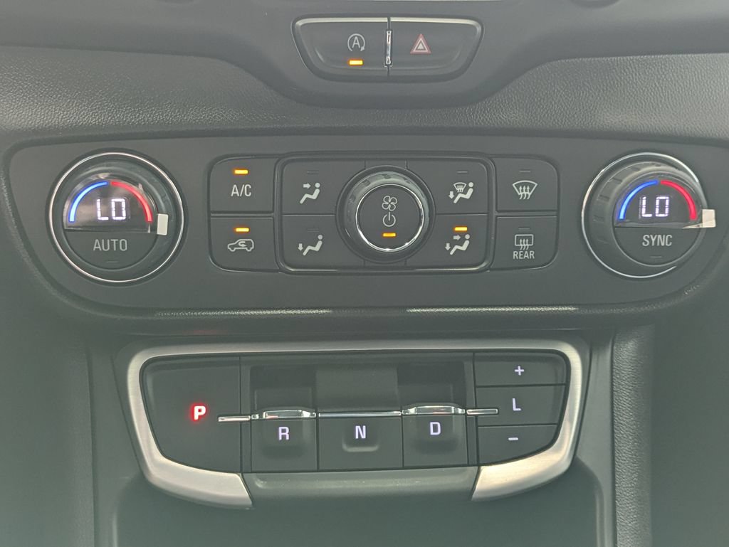 Used 2023 GMC Terrain SLT AWD/4WD image 24