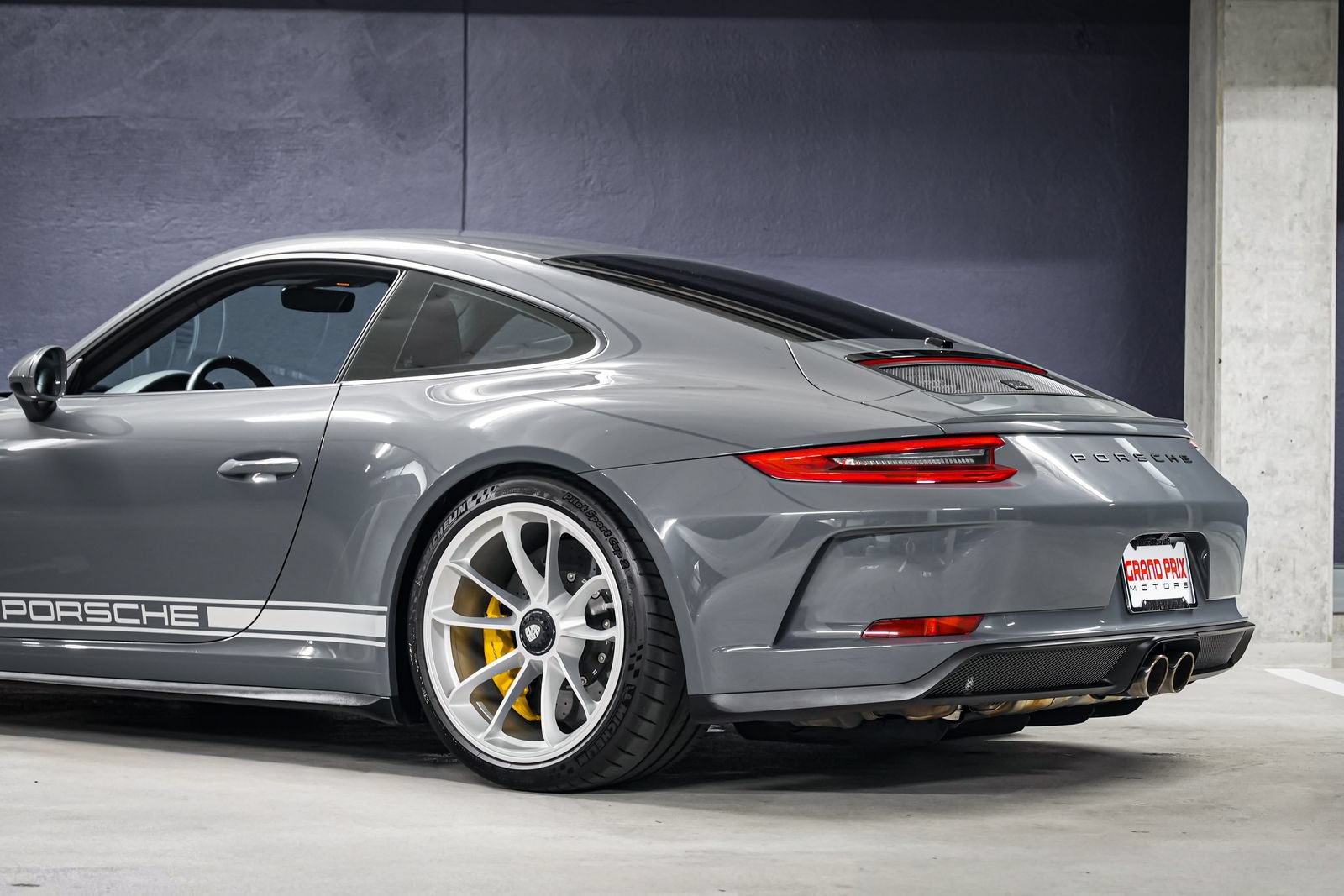 Used 2018 Porsche 911 GT3 RWD image 34