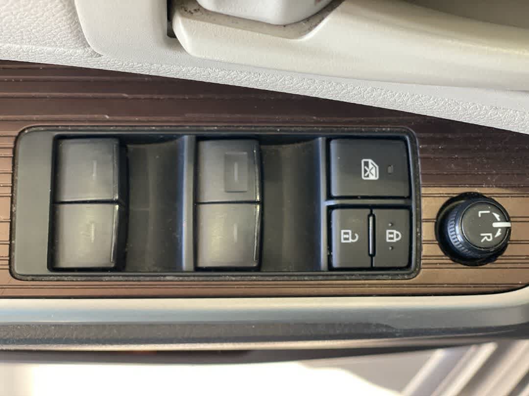 Certified 2024 Toyota Sienna LE FWD image 15