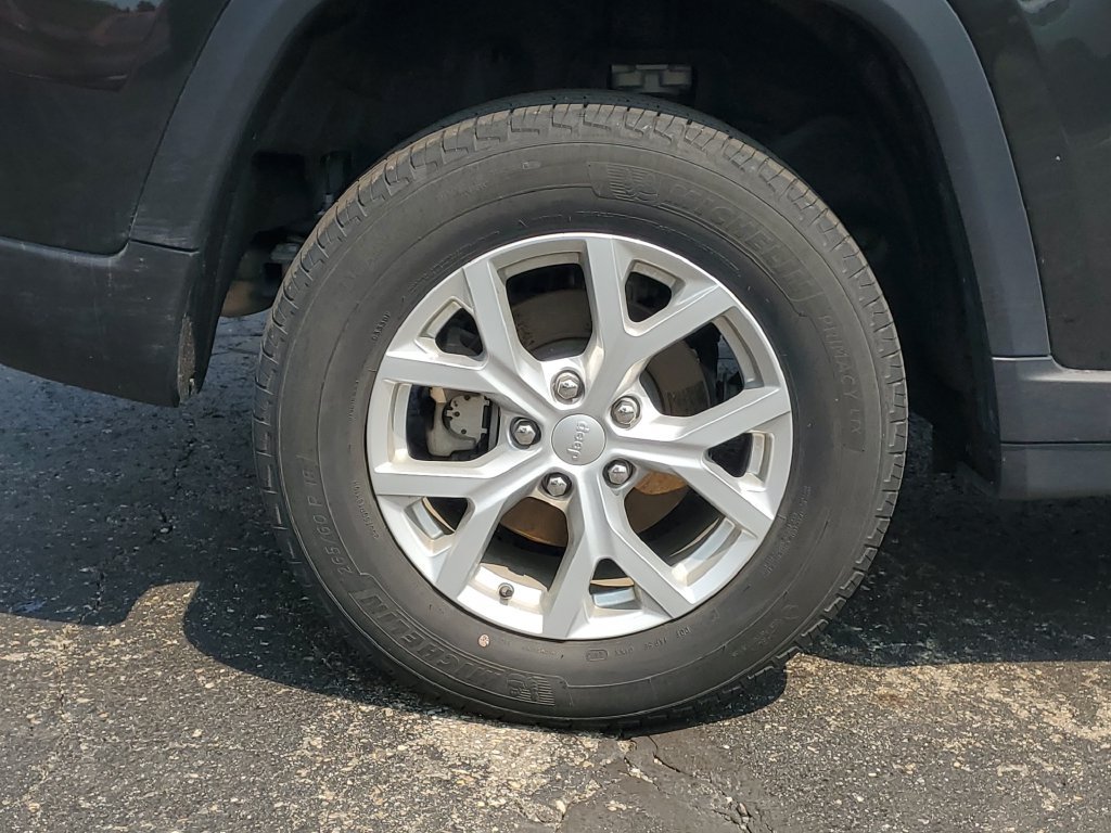 Used 2023 Jeep Grand Cherokee Limited AWD/4WD image 5