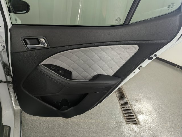Used 2015 Kia Optima SX FWD image 18