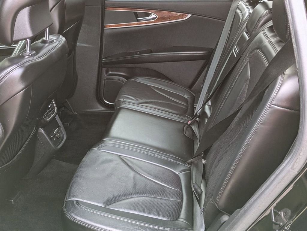 Used 2017 Lincoln MKX Reserve image 26