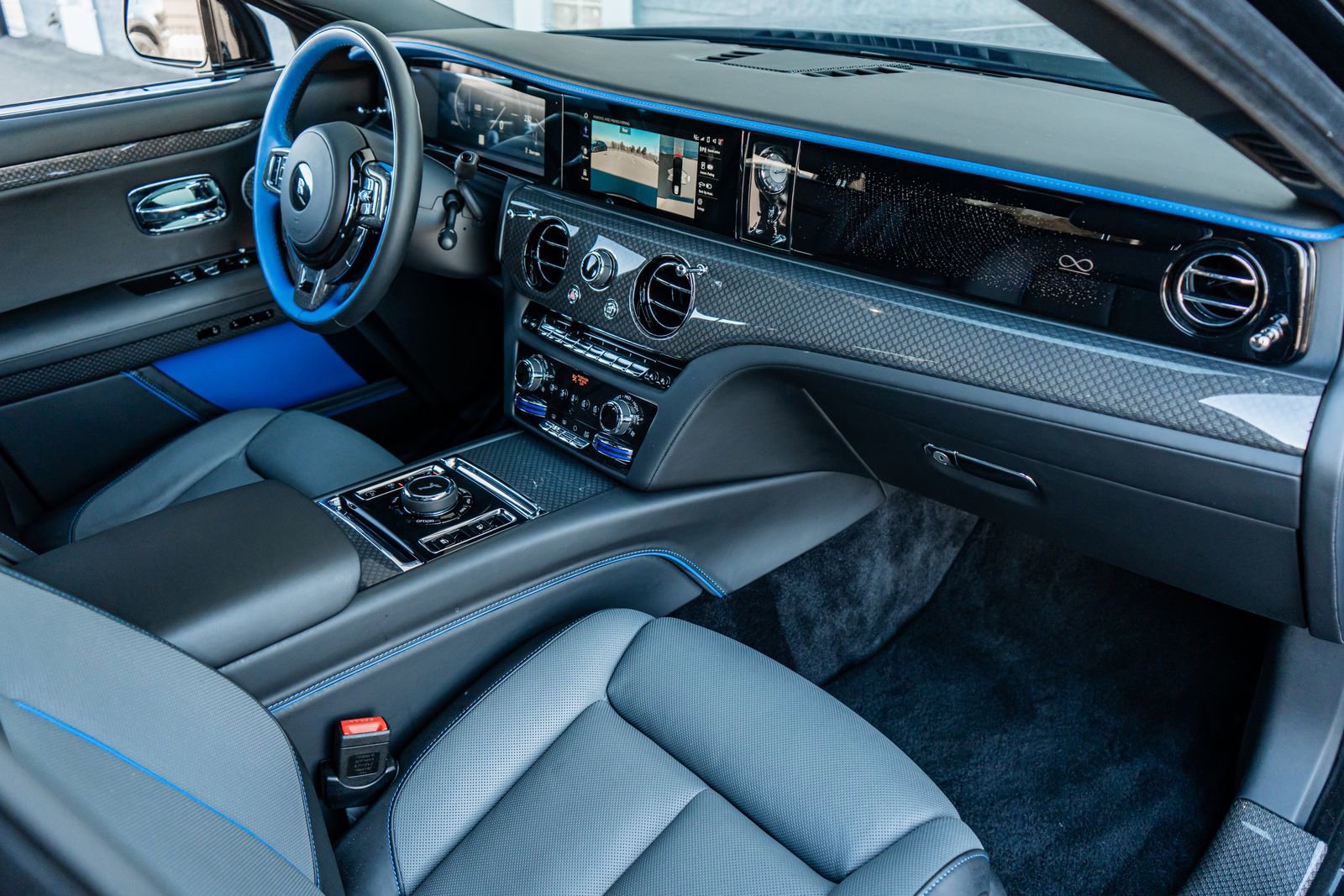 Used 2025 Rolls-Royce Ghost Black Badge image 2