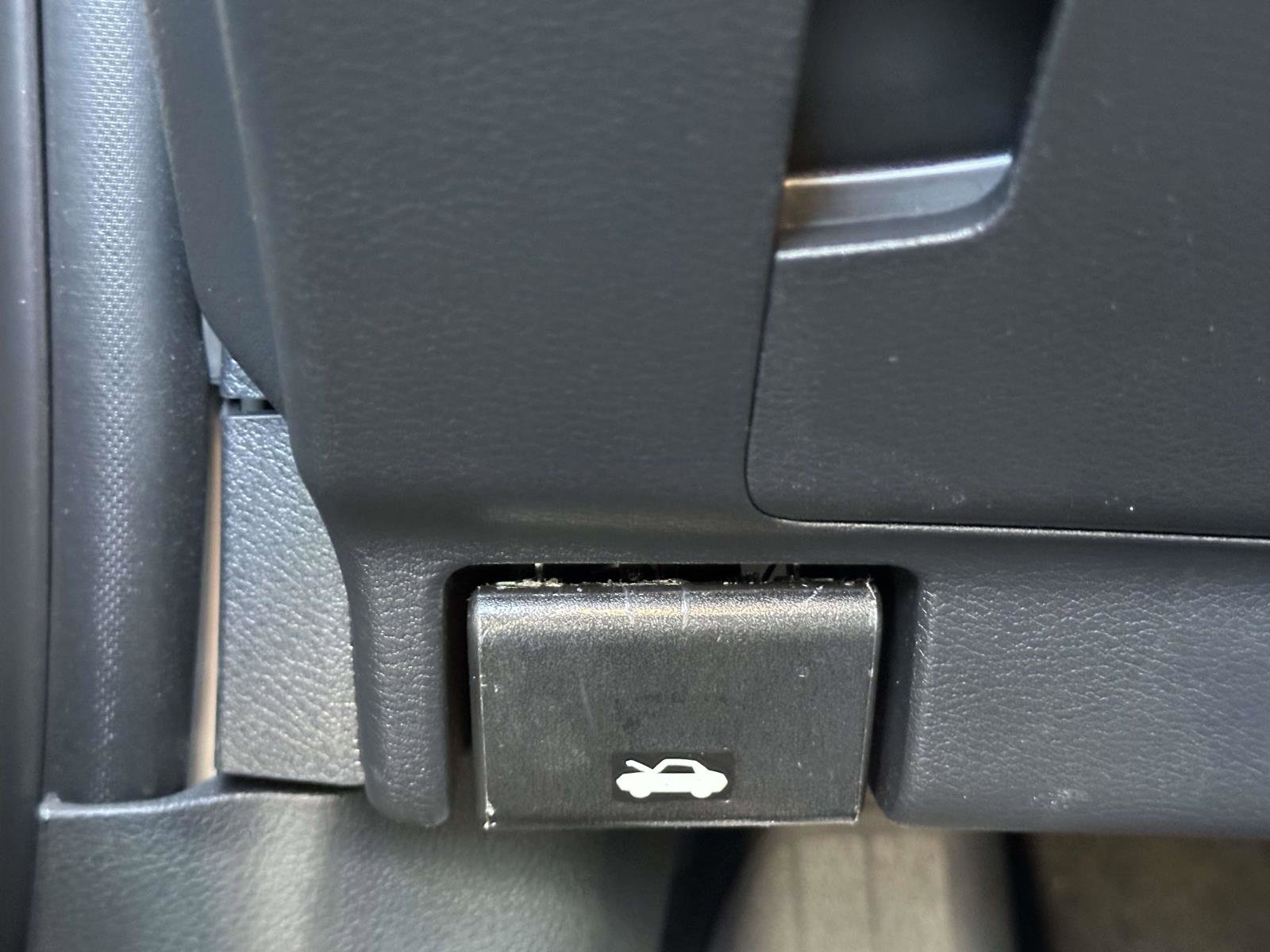 Used 2025 Nissan Kicks S image 30