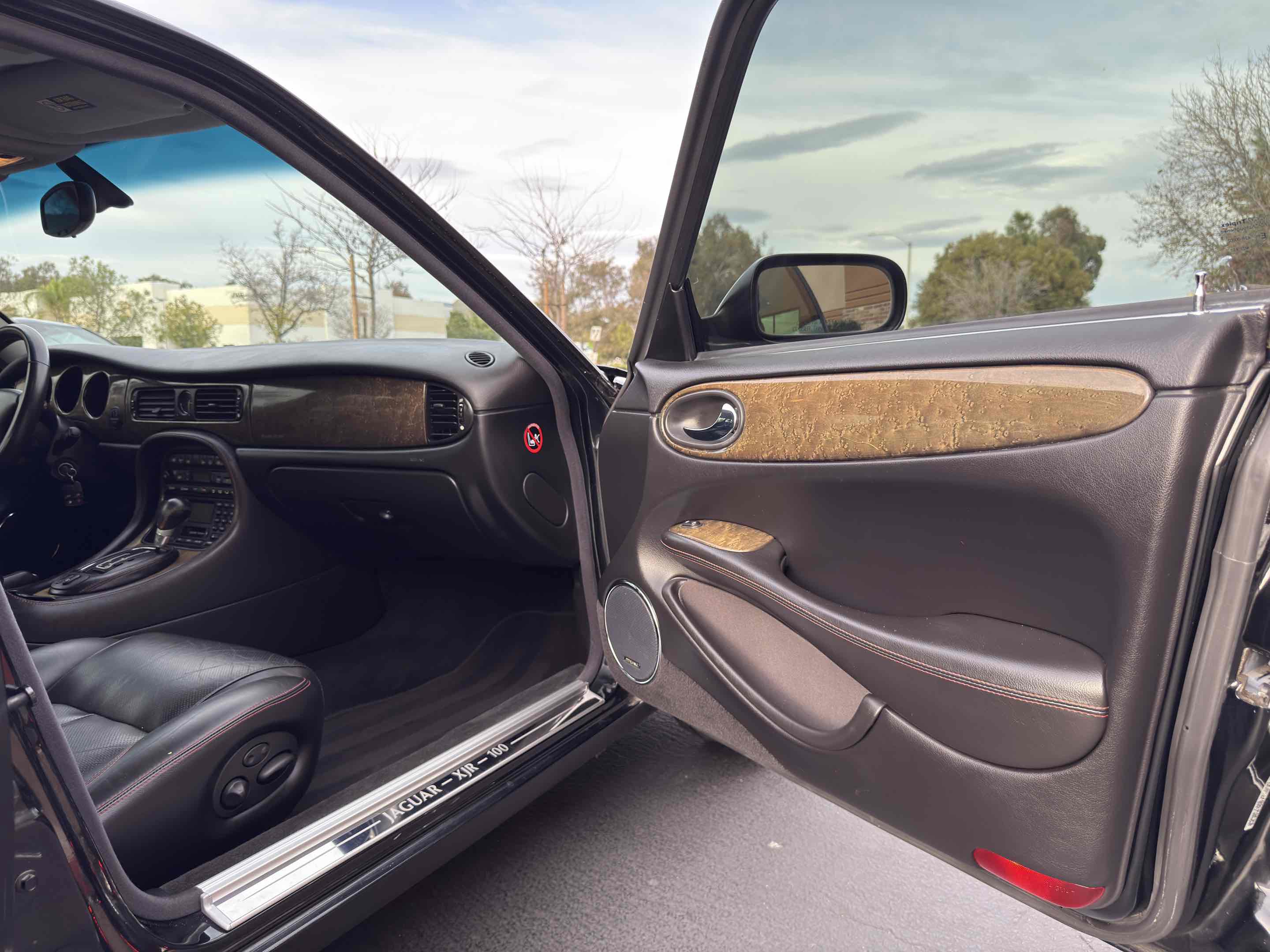 Used 2002 Jaguar XJ8 image 96