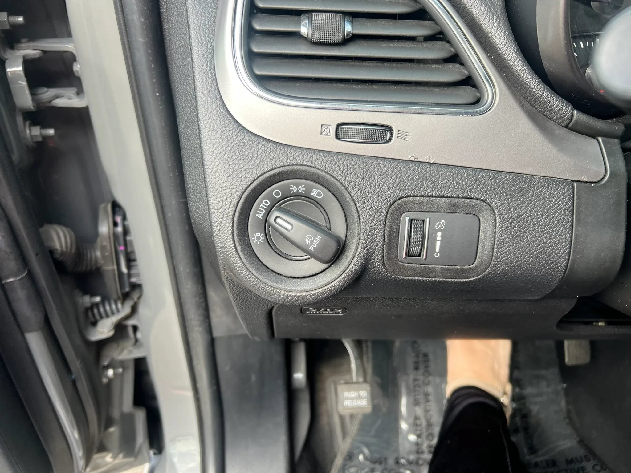 Used 2020 Dodge Journey Crossroad FWD image 17