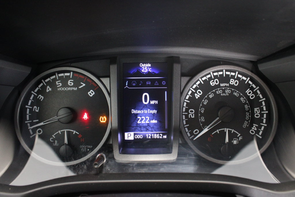 Used 2016 Toyota Tacoma SR5 AWD/4WD image 15