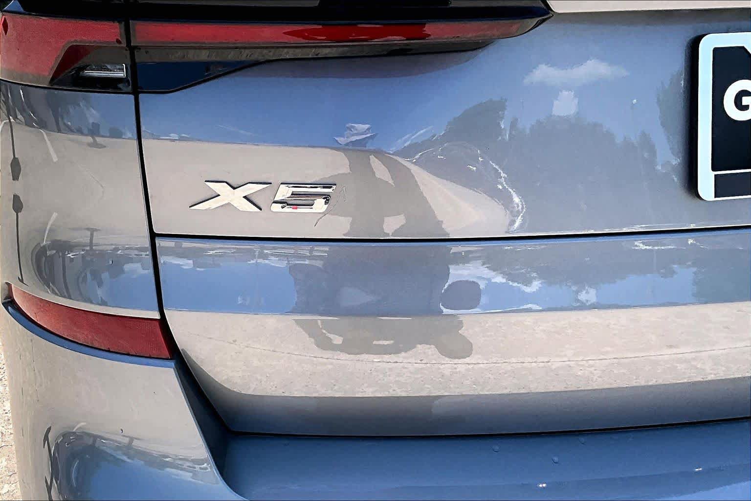 Used 2024 BMW X5 xDrive40i w/ M Sport Package AWD/4WD image 9