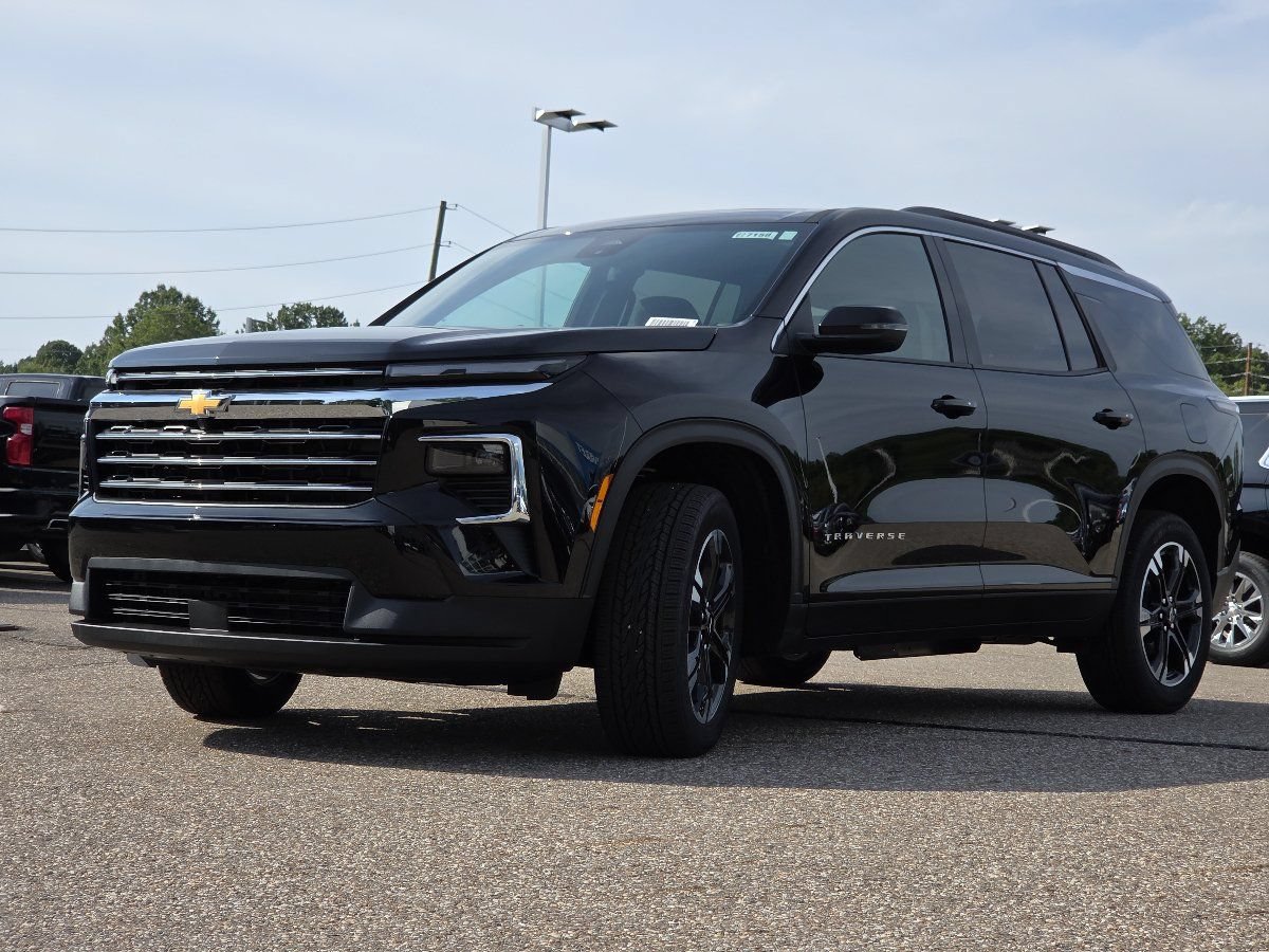 New 2027 Chevrolet Traverse LT w/ Sun and Wheel Package FWD image 15