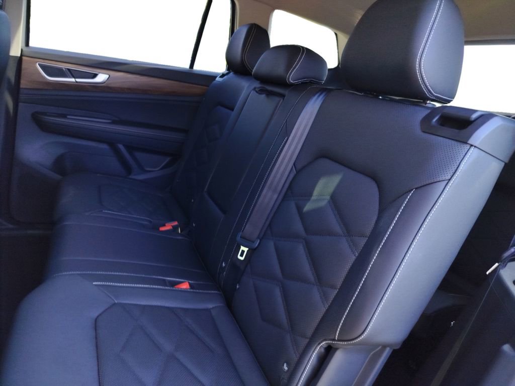 New 2026 Volkswagen Atlas SE image 13